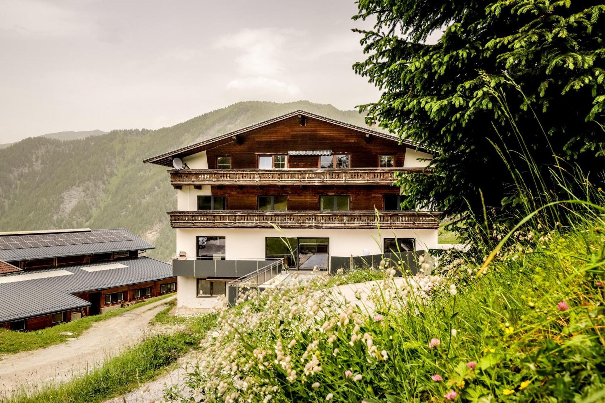 Wolf Apartments Padaun Vals Eksteriør bilde